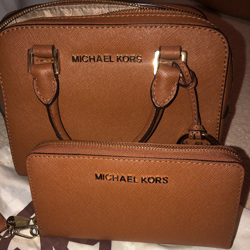 Michael Kors Jet Set Small Satchel PLUS WALLET!